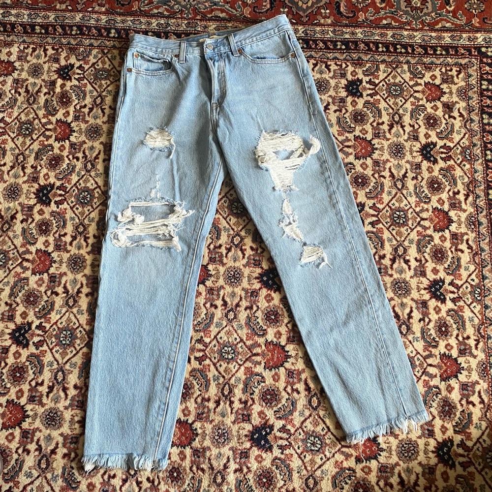 Levi’s The Wedgie” Button Up Jeans- Size 29
